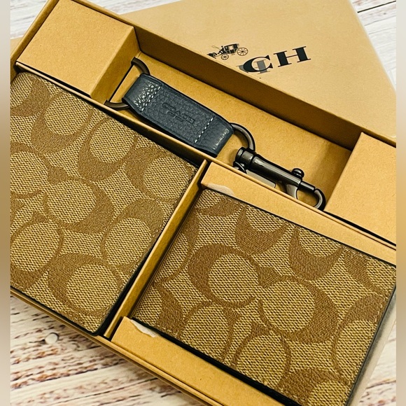 NWT Coach Boxed 3 In 1 Wallet Gift Set In Colorblock Signature Canvas - Picture 2 of 7